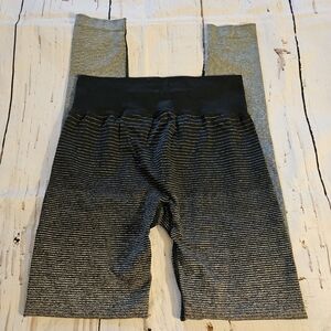 Brooks Women's Athletic Yoga Running Grey and Black Leggings Size Medium